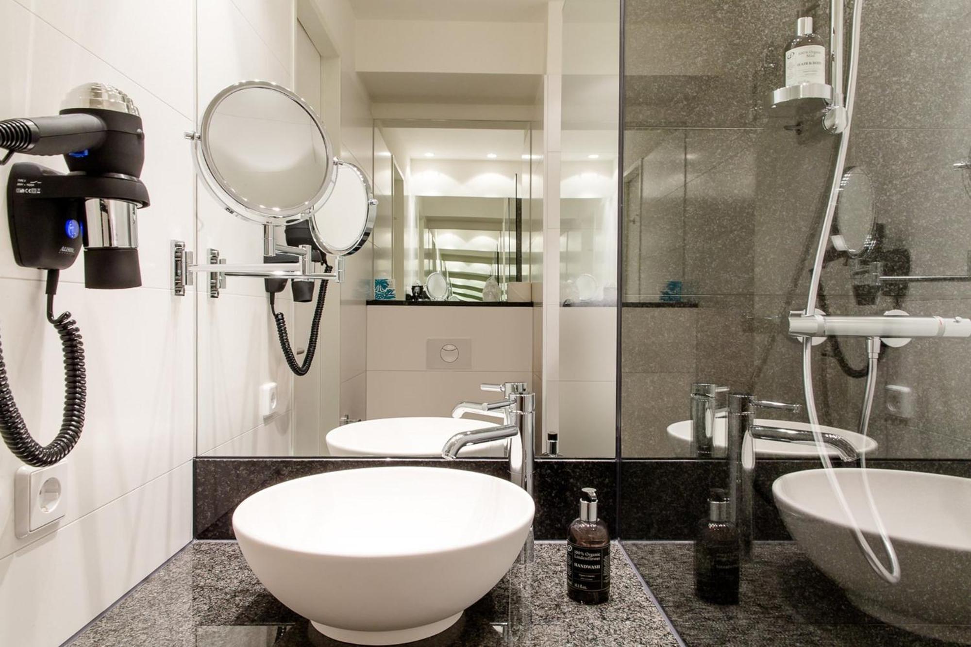 Motel One Hamburg-Altona Экстерьер фото