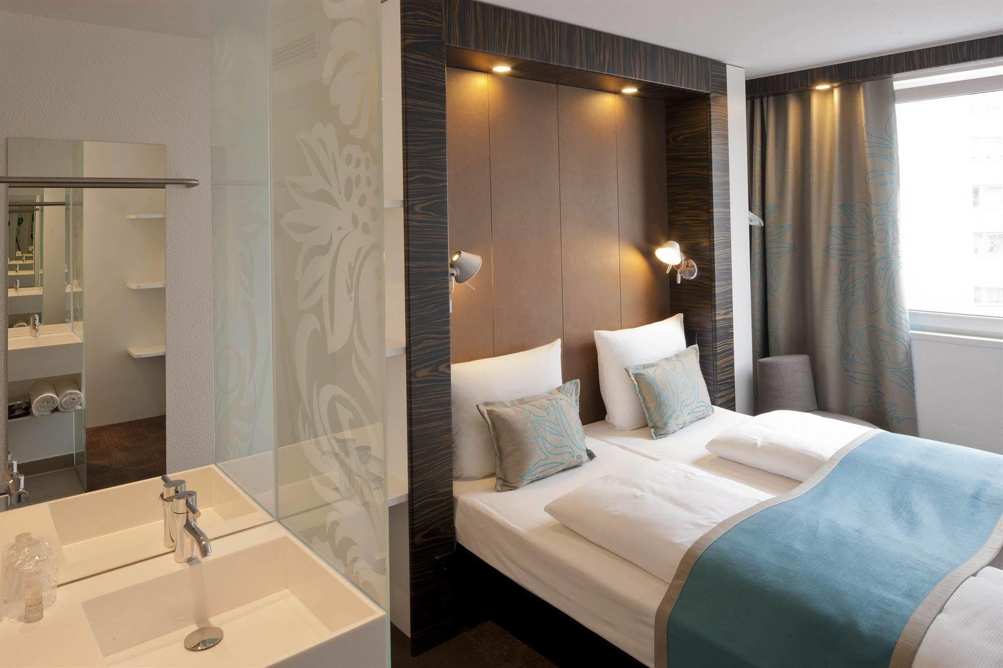 Motel One Hamburg-Altona Экстерьер фото